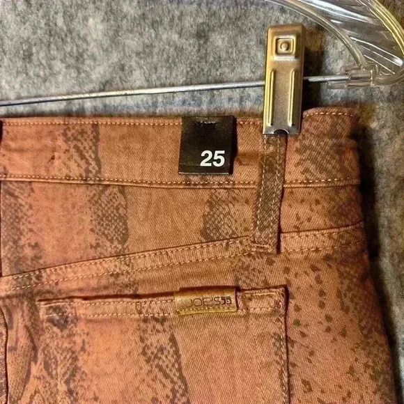 Joes Jeans Snakeskin Brown Shorts - Size 25 - Picture 3 of 4